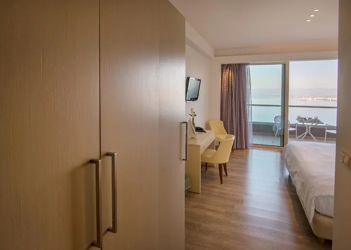 Belvedere 4* Каламата